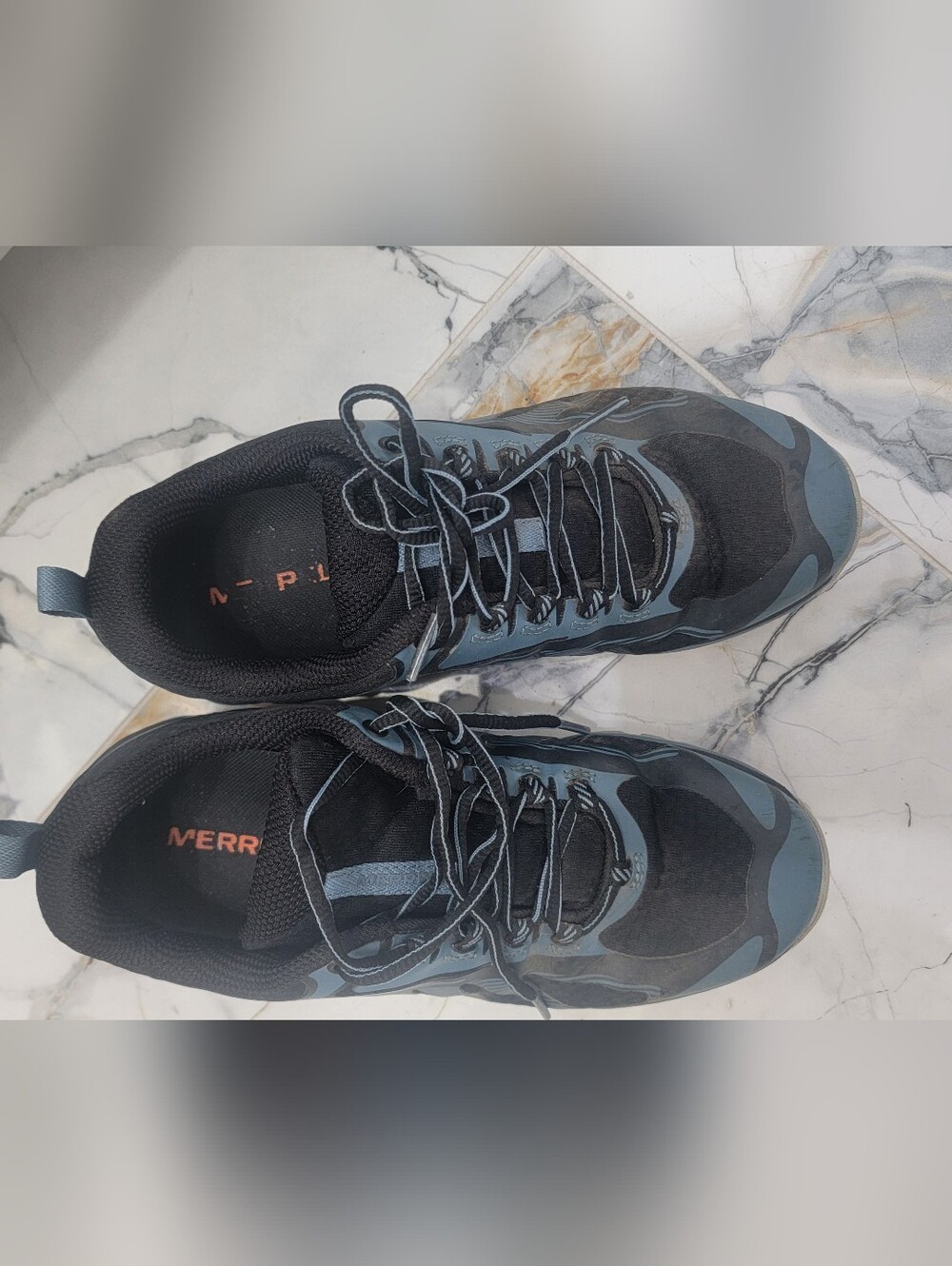 Merrell Women's Black and Blue Hiking Sneakers 7.5